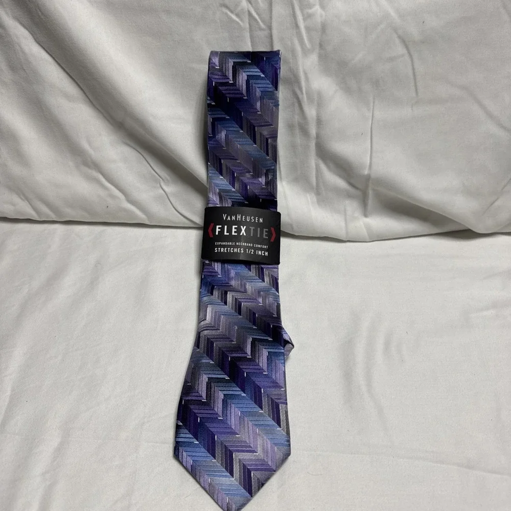 NEW Van Heusen Flex Expandable Neckband Comfort Purple Neck Tie